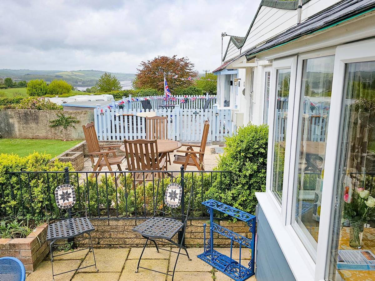 Dart Haven - Cheerful Holiday Bungalow In Galmpton Екстериор снимка