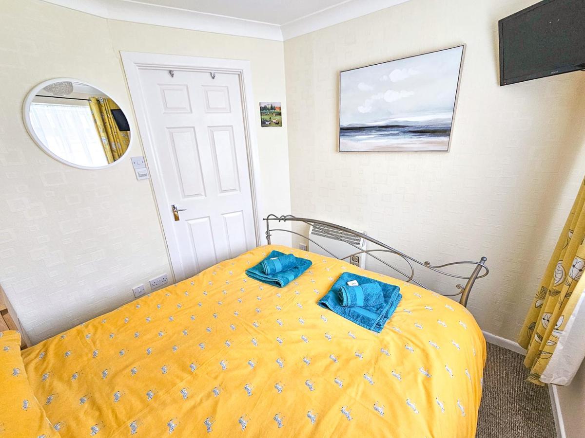 Dart Haven - Cheerful Holiday Bungalow In Galmpton Екстериор снимка