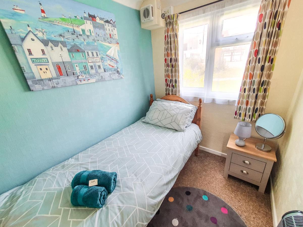 Dart Haven - Cheerful Holiday Bungalow In Galmpton Екстериор снимка